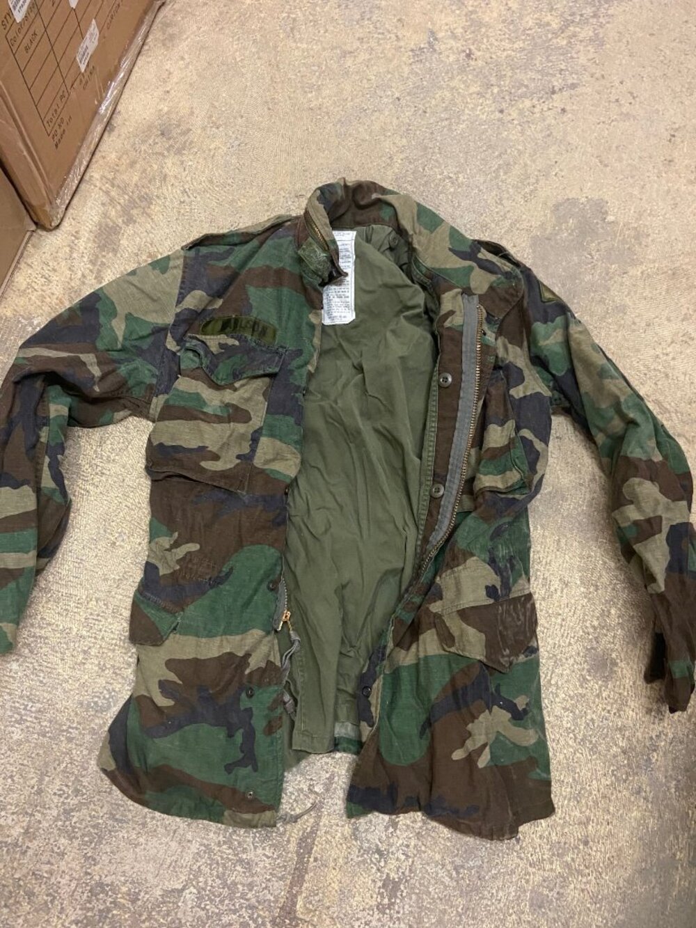 Vintage Fatigue 80s US Army Fatigue Jacket Woodland Camo mens Small